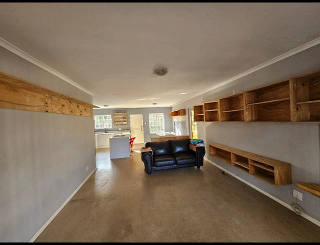3 BEDROOM HOUSE FOR SALE IN BALLITO CENTRAL